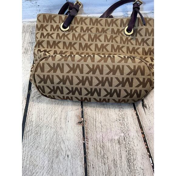 MICHAEL KORS Women's Jet Set Signature Canvas Bag - Picture 6 of 8